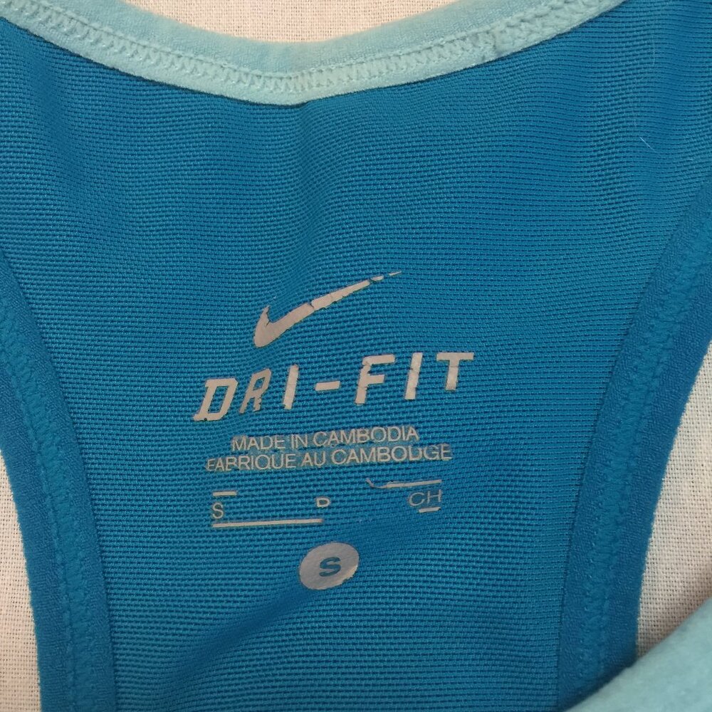 🐢🐢🐢  NIKE DRI FIT WOMENS ATHLETIC TANK TOP WITH BUILT BRA SIZE S 🐢🐢🐢 - Picture 3 of 6
